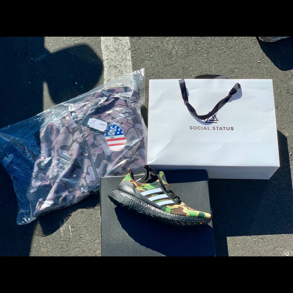 AdidasXBape UltraBoost sz 11 %100 authentic - Picture 2 of 4